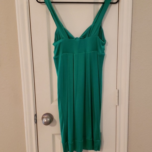 Green bebe Dress - Picture 2 of 4